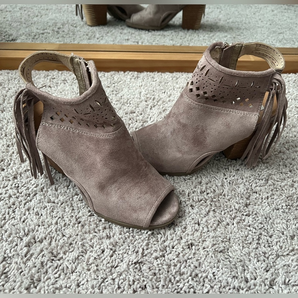 Not Rated Booties Size 7